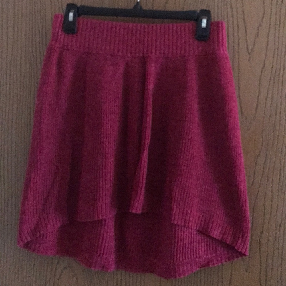 High-Low Knit Skirt - Picture 2 of 7